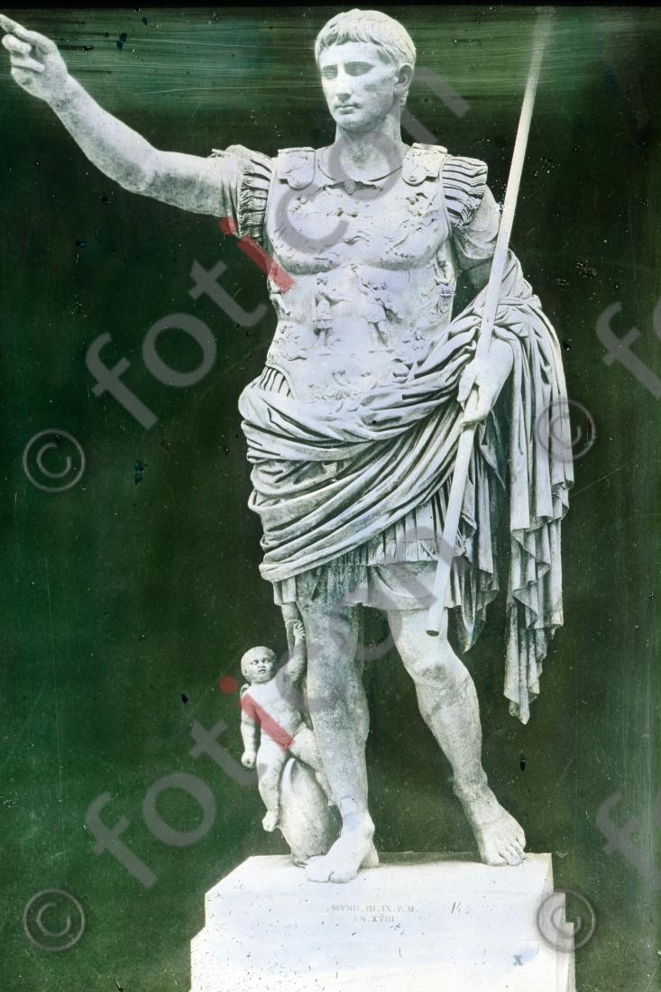 Augustus von Primaporta | Augustus of Primaporta - Foto foticon-simon-147-027.jpg | foticon.de - Bilddatenbank für Motive aus Geschichte und Kultur